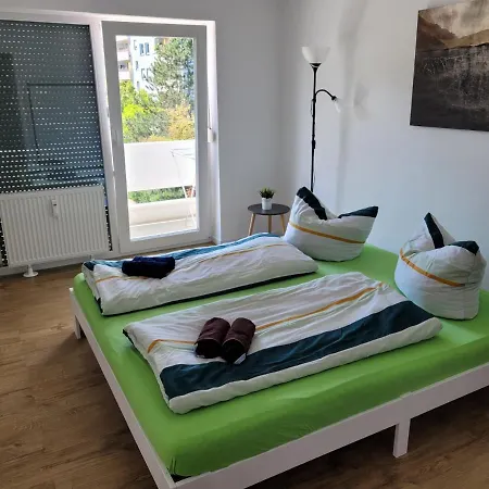 Schöne, Gemütliche Möblierte 2 Zi In Rgb Apartamento