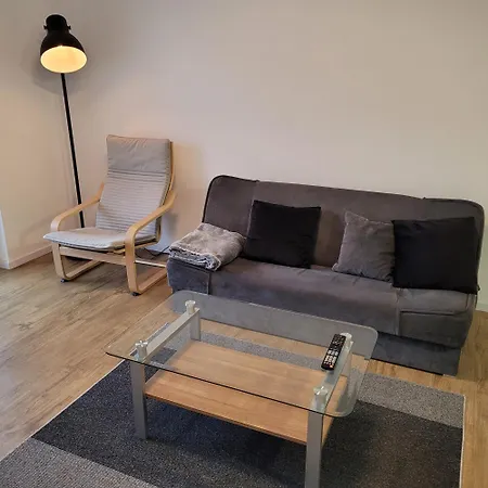 Schöne, Gemütliche Möblierte 2 Zi In Rgb Apartment