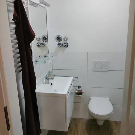 Schoene, Gemuetliche Moeblierte 2 Zi In Rgb شقة