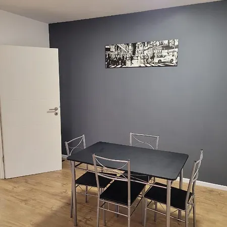 Schoene, Gemuetliche Moeblierte 2 Zi In Rgb شقة *