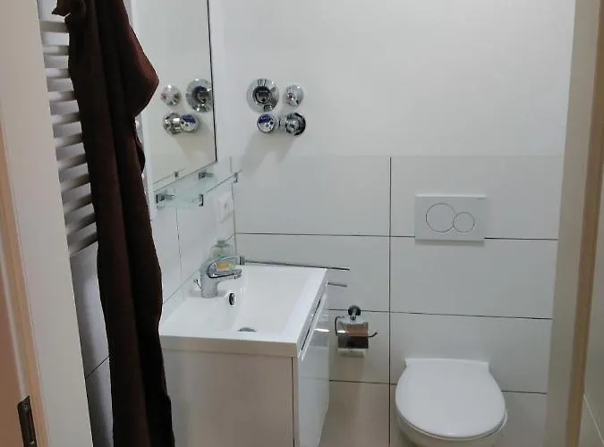 Schoene, Gemuetliche Moeblierte 2 Zi In Rgb Apartment