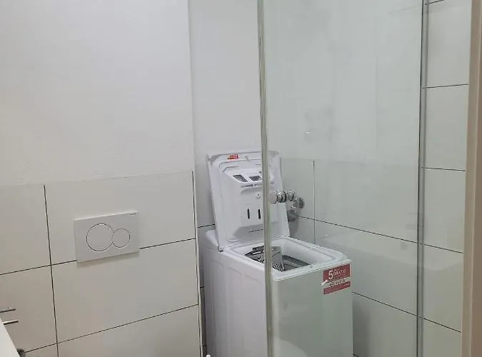Schoene, Gemuetliche Moeblierte 2 Zi In Rgb